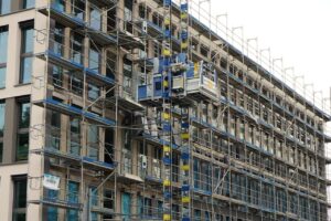 renovate, crane, construction site, framework, construction crane, construction, support, architecture, construction work, work, building, technology, handyman, house, city, shell, to build, building construction, facade, scaffolding, conversion, rehabilitation, working scaffold, house facade